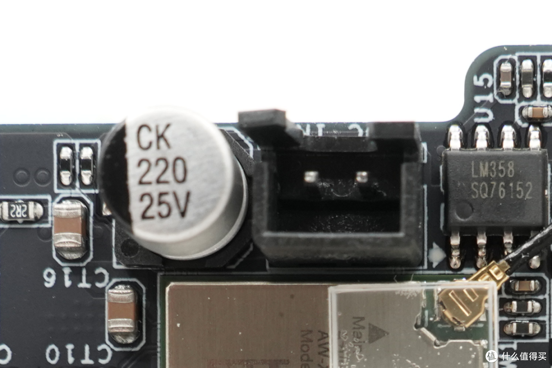 内置英特尔酷睿3 304处理器，零刻EQ mini迷你主机拆解