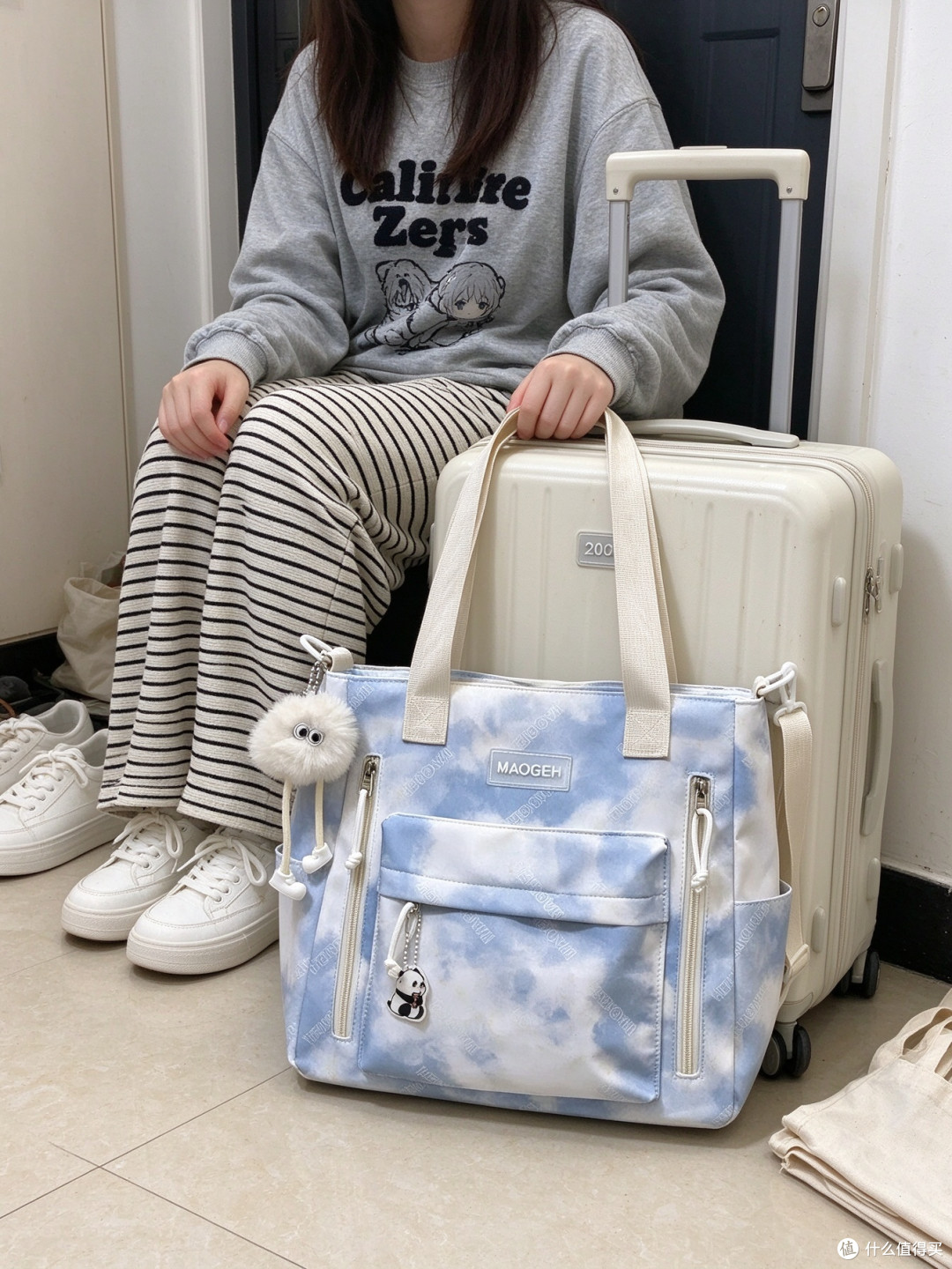 学生大容量单肩包,休闲拎书手提都合适