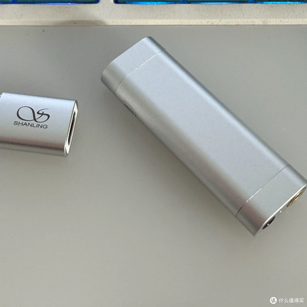 有线耳机就该被淘汰？花270块捡只山灵UA2，让有线耳机重获新生！