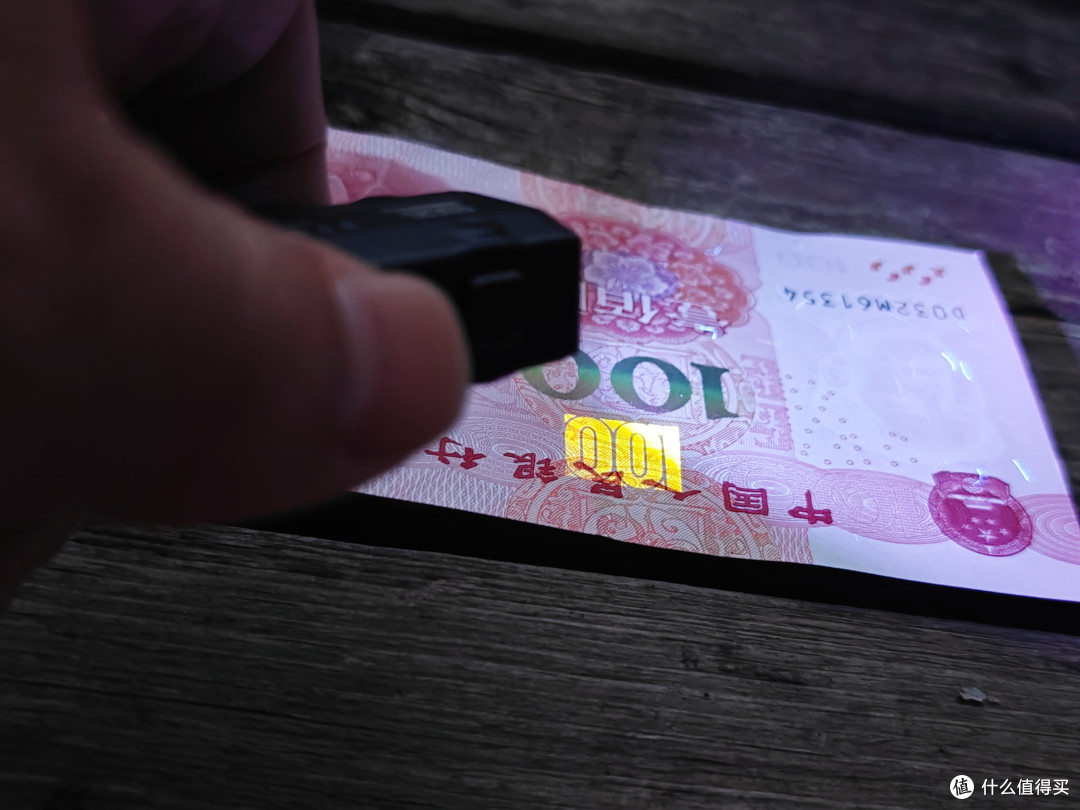 双光源加持,照明检测皆NICE!奈特科尔EDC15双光源轻薄EDC手电