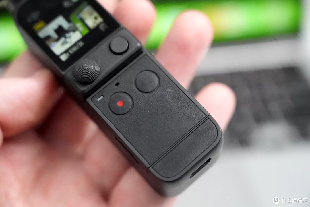 闲鱼大量涌入大疆Pocket 2,117克加三轴云台,二手全套也才650块