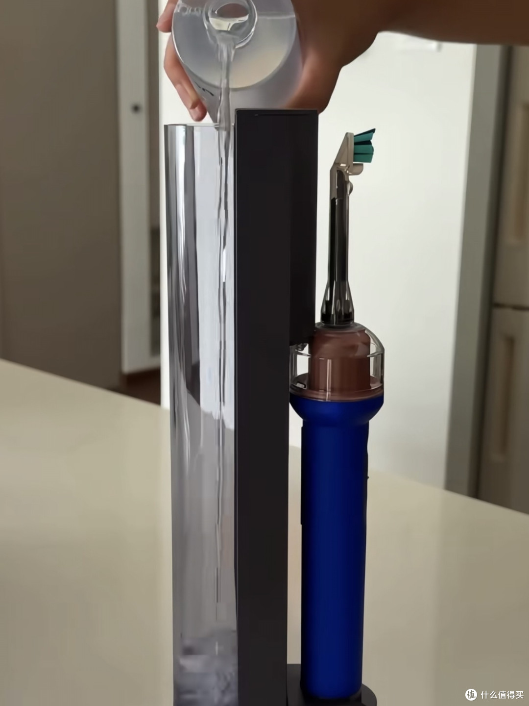 戴森CameraJet™微镜喷射电动牙刷