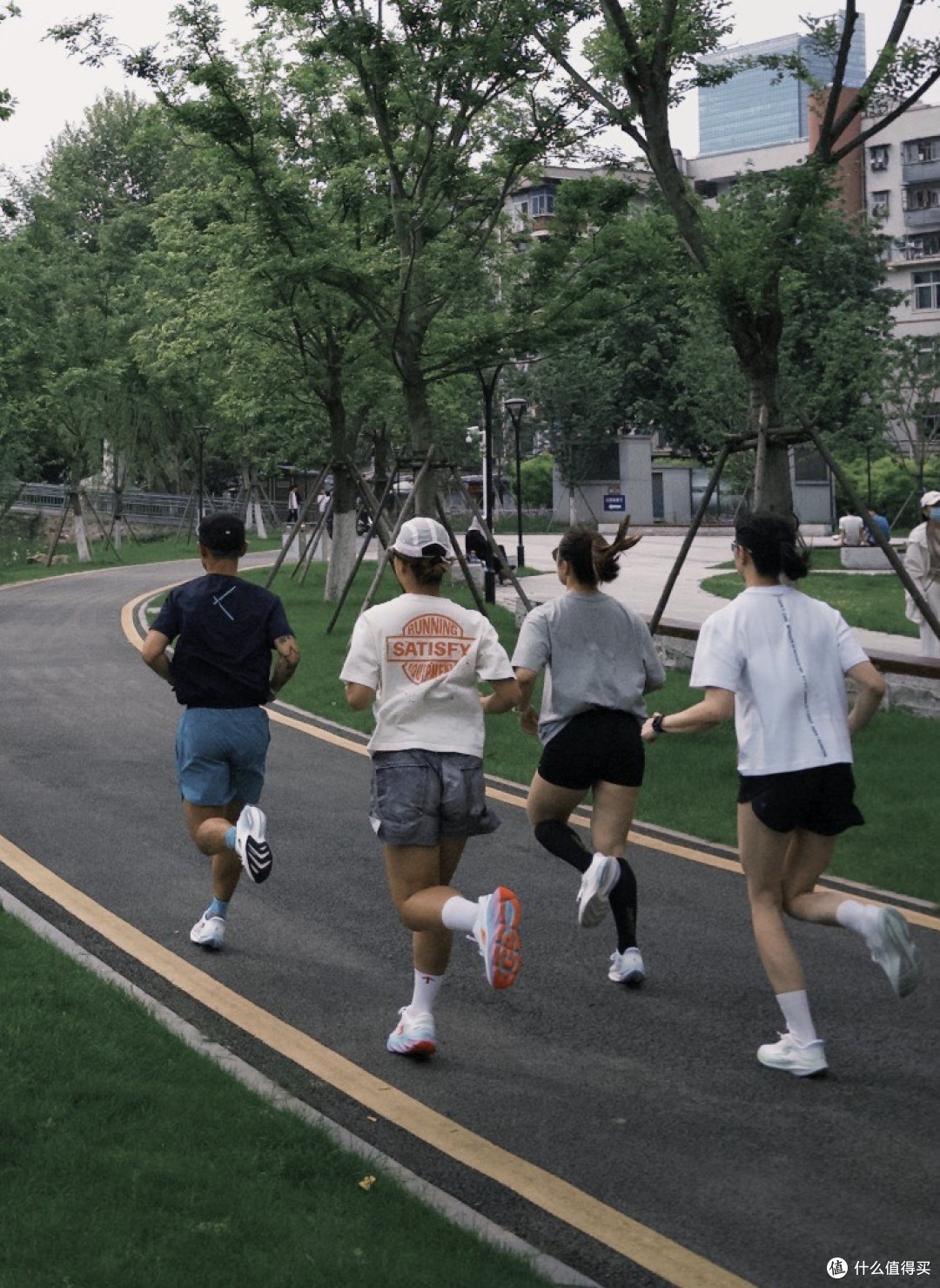 赵长鹏49岁还在练:大家要在健康上竞争,财富只能往后排