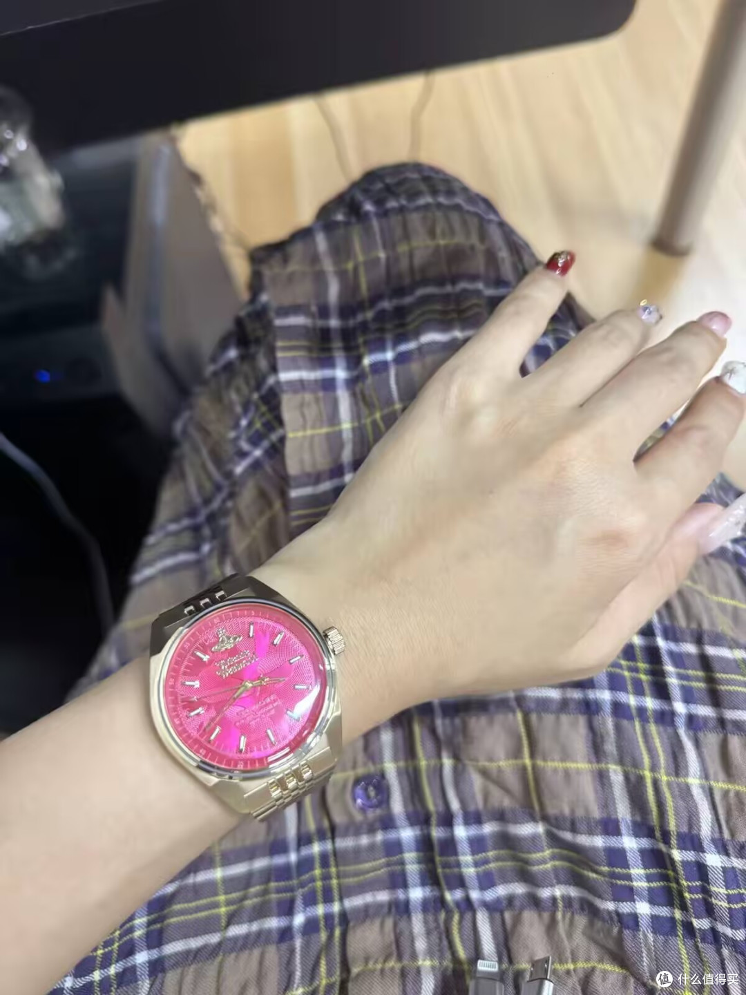 西太后火龙果⌚把火龙果色戴在手腕