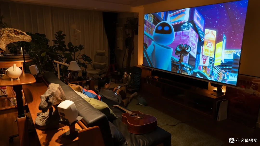 随身的投影大平板终于来了｜坚果MIGO「异形」投影