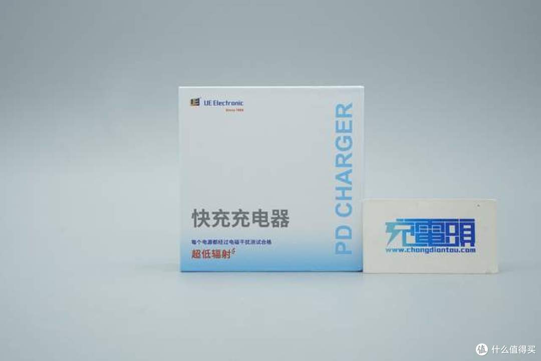 清新海盐蓝下的140W输出猛兽,石龙富华四口氮化镓充电器拆解