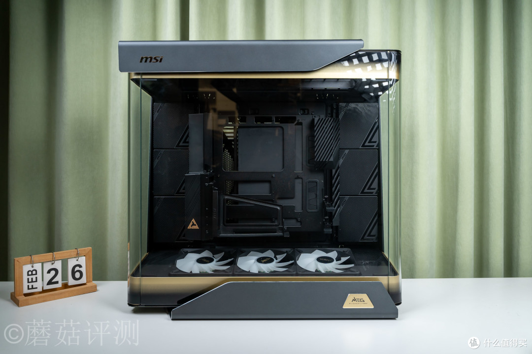全景海景房的终极形态?微星MEG MAESTRO 900R超神机箱 评测