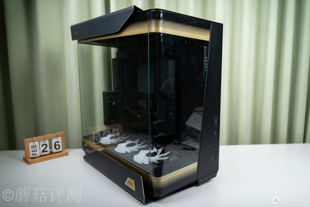 全景海景房的终极形态?微星MEG MAESTRO 900R超神机箱 评测