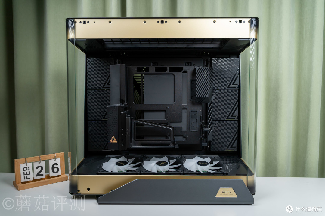 全景海景房的终极形态?微星MEG MAESTRO 900R超神机箱 评测