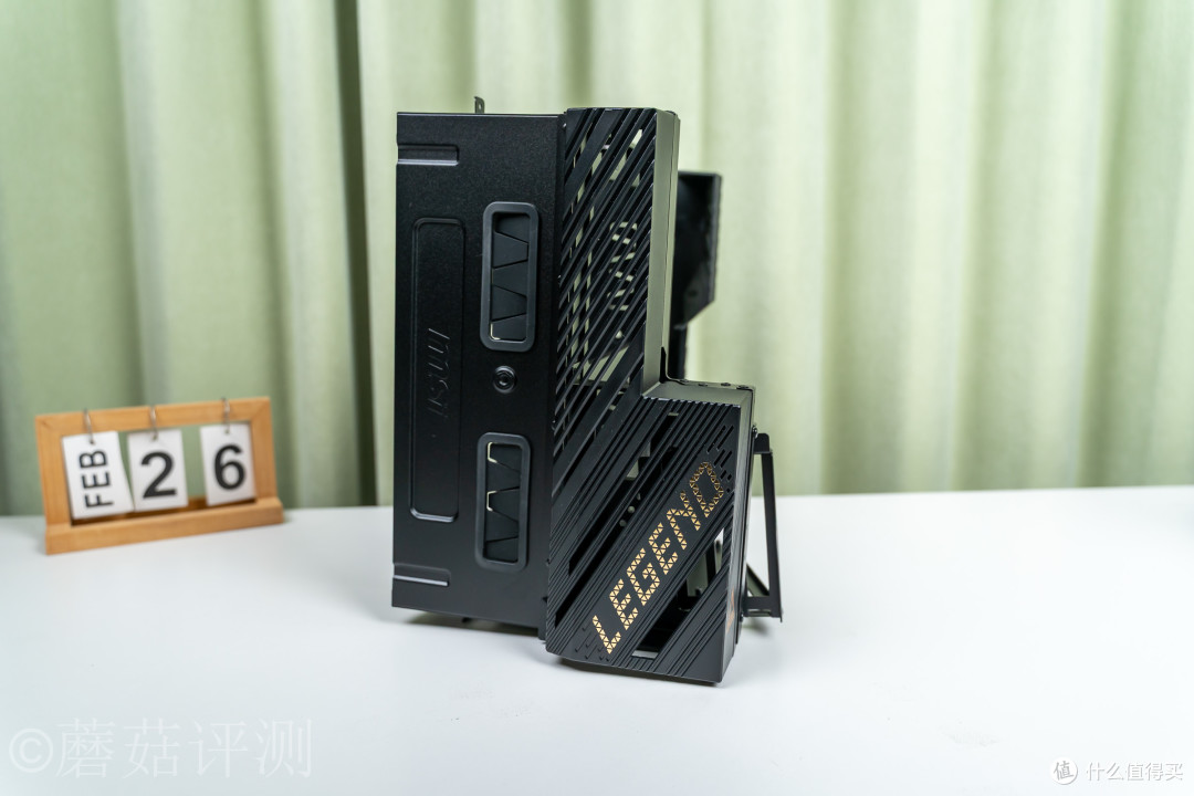 全景海景房的终极形态?微星MEG MAESTRO 900R超神机箱 评测