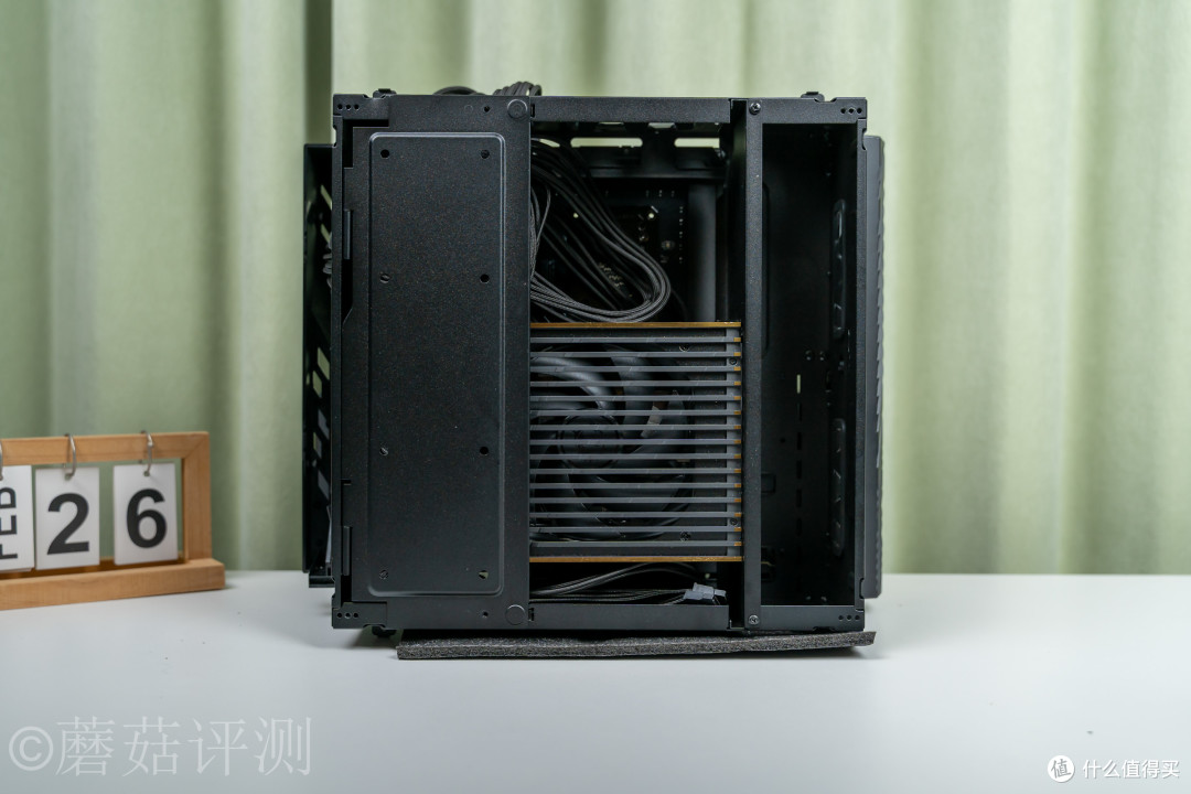 全景海景房的终极形态?微星MEG MAESTRO 900R超神机箱 评测