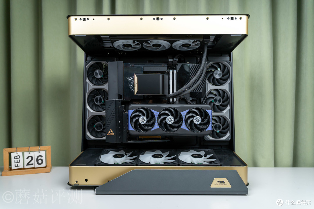 全景海景房的终极形态?微星MEG MAESTRO 900R超神机箱 评测