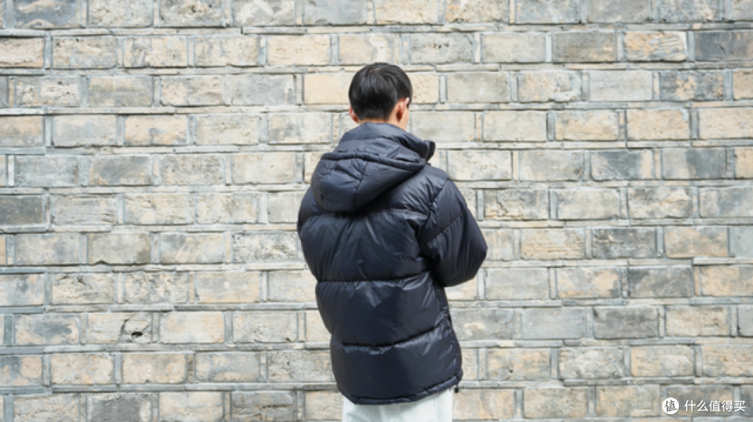 VBREX 羽绒服测评,超200g充绒量+ 90%大朵羽绒,上手感受蓬松度
