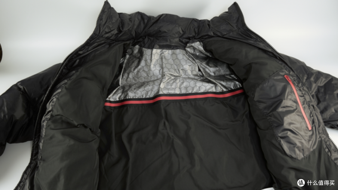 VBREX 羽绒服测评,超200g充绒量+ 90%大朵羽绒,上手感受蓬松度