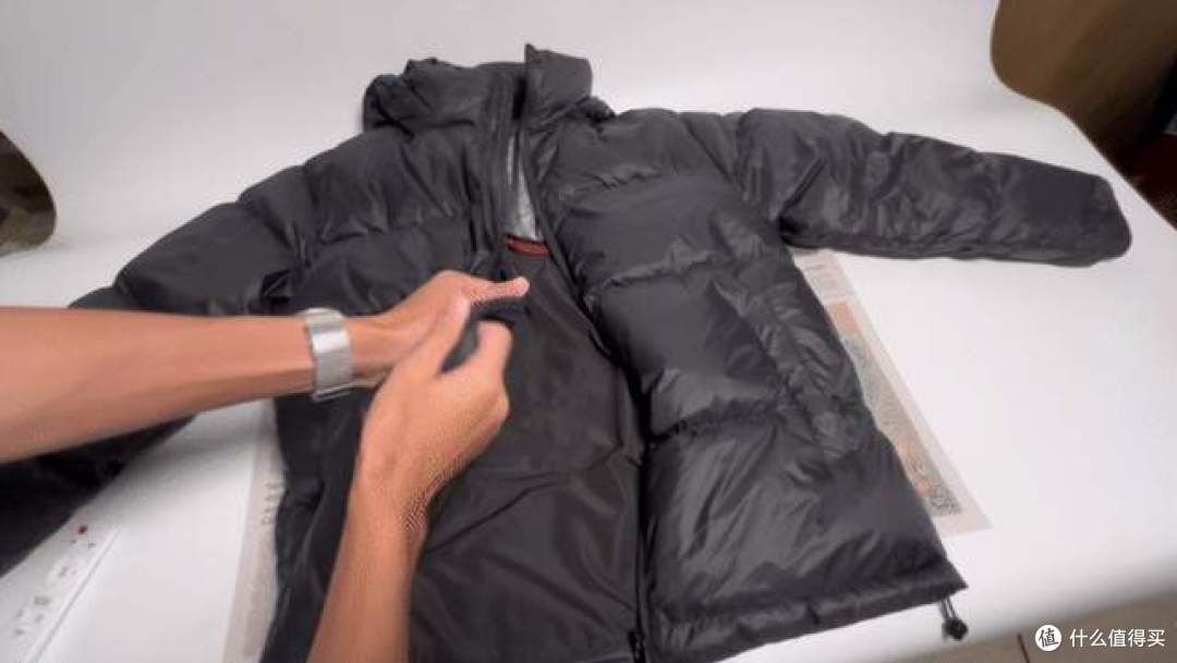 VBREX 羽绒服测评,超200g充绒量+ 90%大朵羽绒,上手感受蓬松度