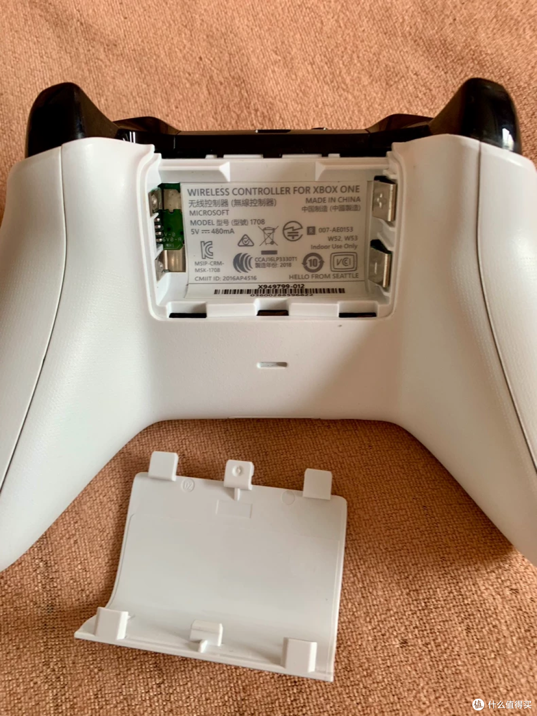 闲鱼大量涌入XboxOneS,原厂握持手感,百元内兼容性最好的PC手柄