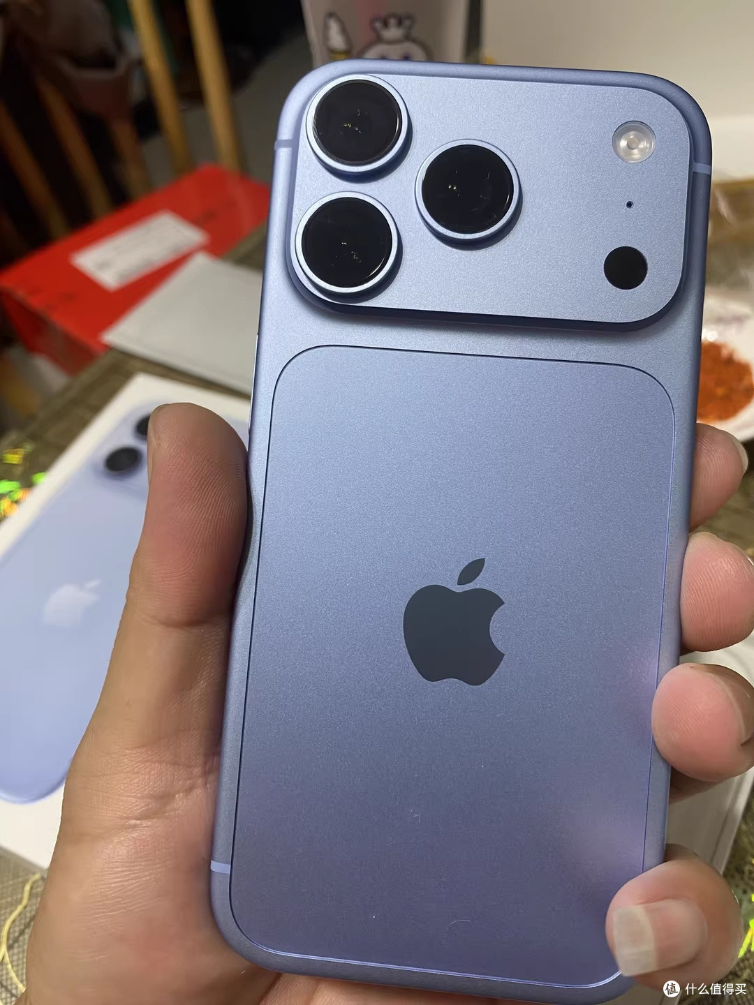 握过真机才懂,iPhone 18 Pro这代不是换壳