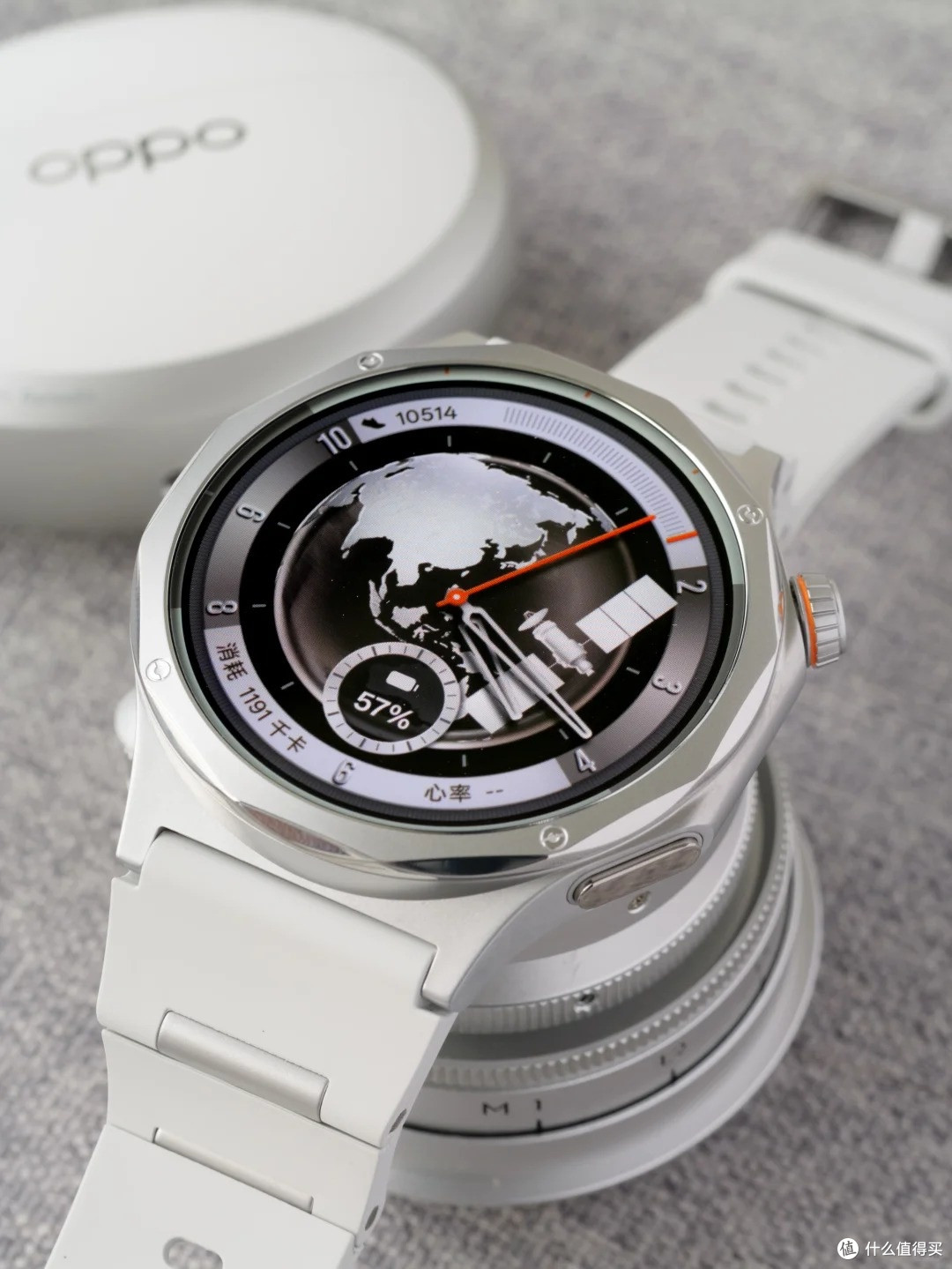 银白质感 CP 开箱:OPPO Watch X3 寰月钛 + Enco X4 柔白上手