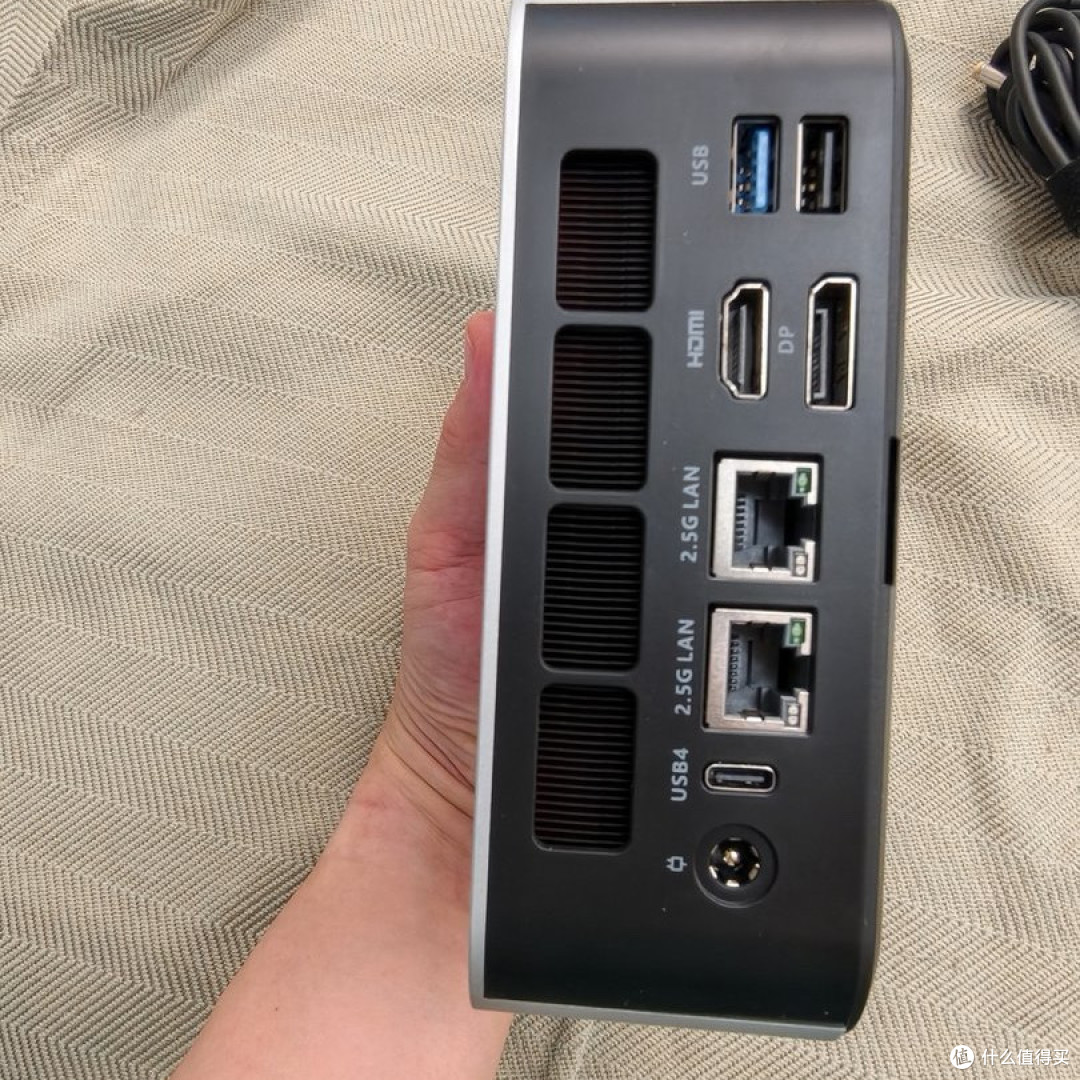 天钡 MACO 实拍：背部双2.5G / HDMI / DP / USB4