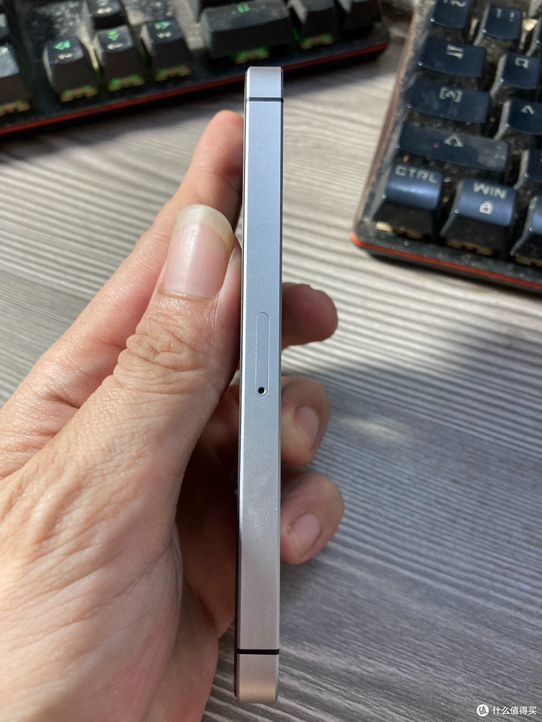 639 元的 iPhone SE,凭什么贵两倍半