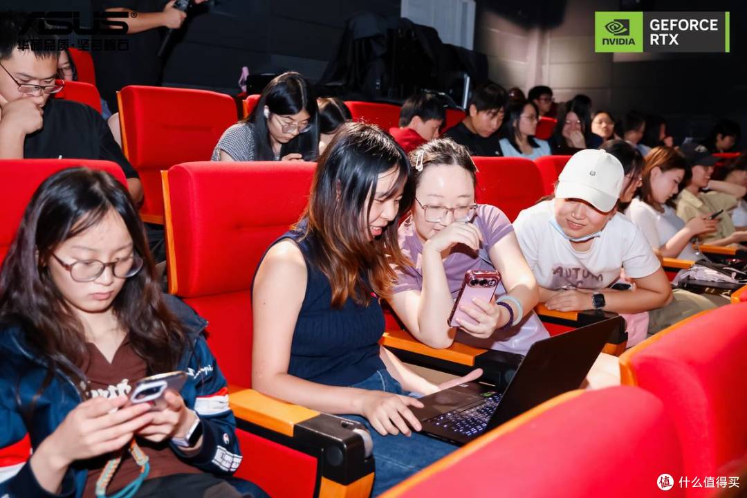 华硕ProArt创16 RTX 50系列笔记本走进上海电影学院!