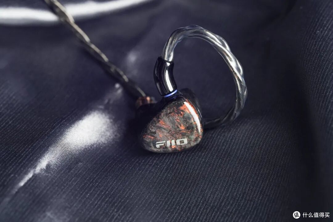 耳边评测 | FX25,是飞傲对于“新时代女毒”的理解