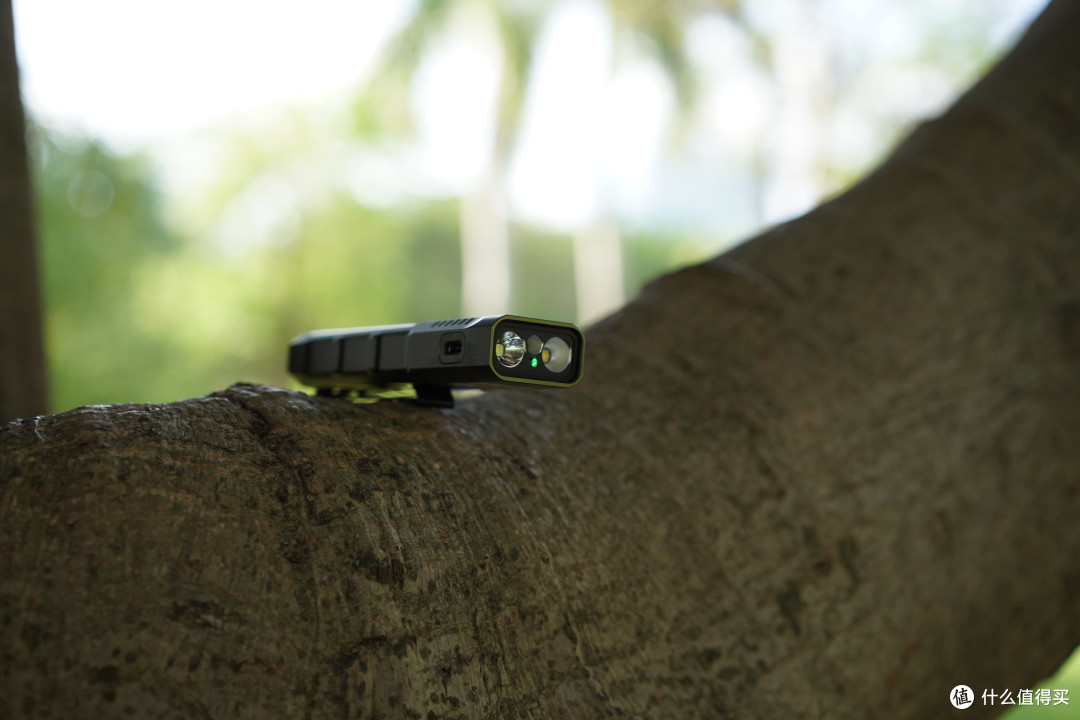 EDC 也可以更出彩,让Fenix E08R UE给你的 EDC 增光添色!