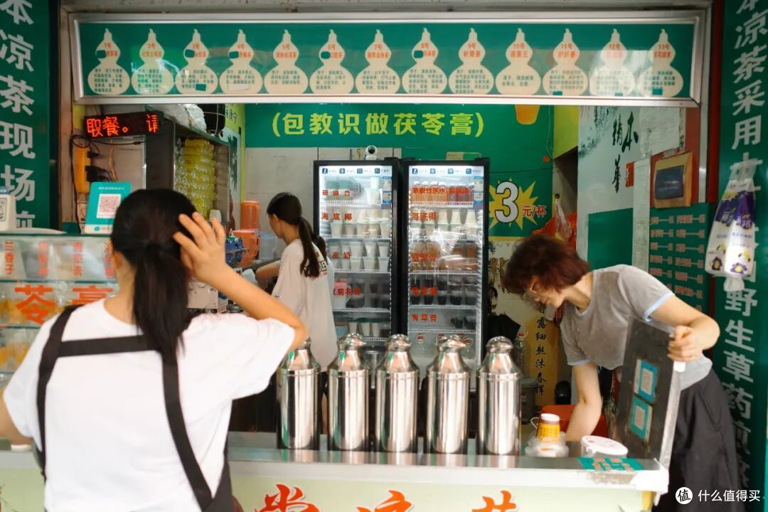这座小城的美食有多顶,一盘生蚝就能告诉你答案