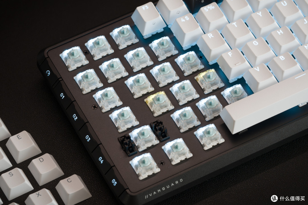 96配列霍尔磁轴旗舰电竞键盘 —— 海盗船 VANGUARD PRO 96