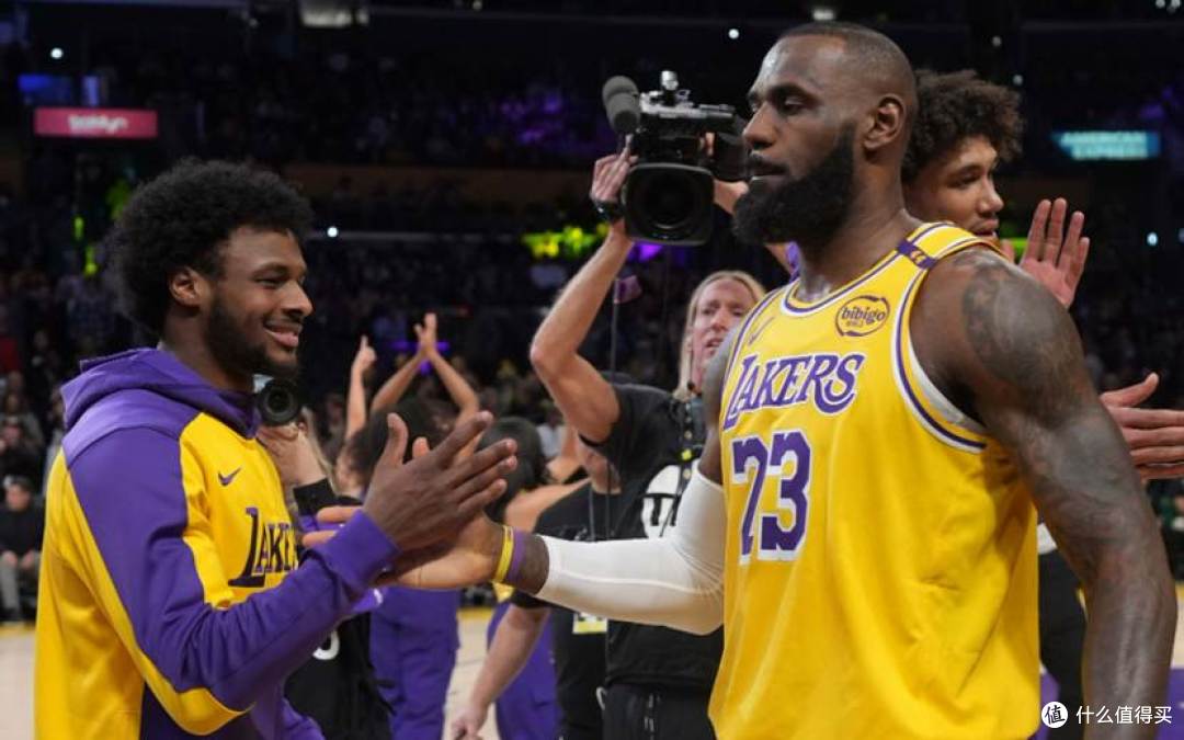 交出近年来最棒的答卷,却没能打破玩家心中的大山—《NBA 2K27》