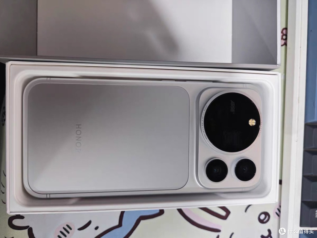 新品首发实测|荣耀Magic9 Pro Max上手,全能旗舰值不值得冲?