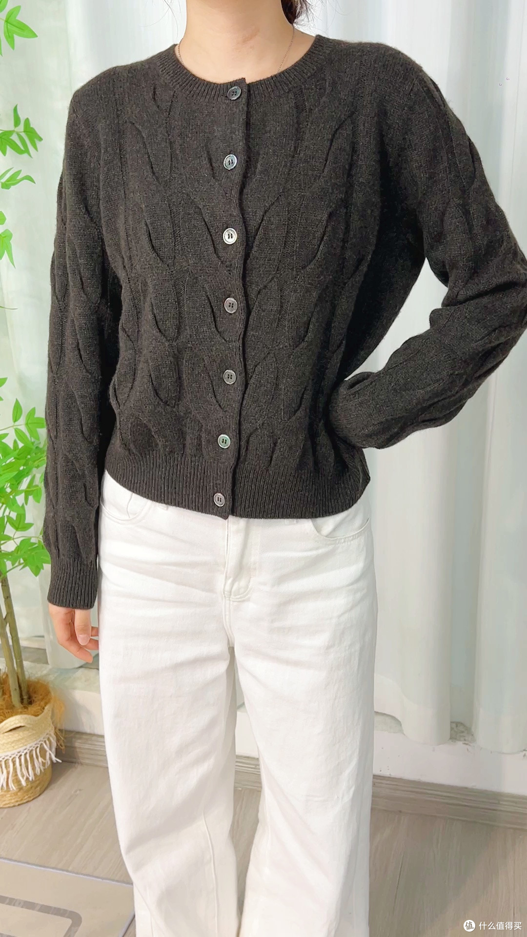 春秋万能外套💛东黎绞花羊绒开衫，N 种穿搭解锁