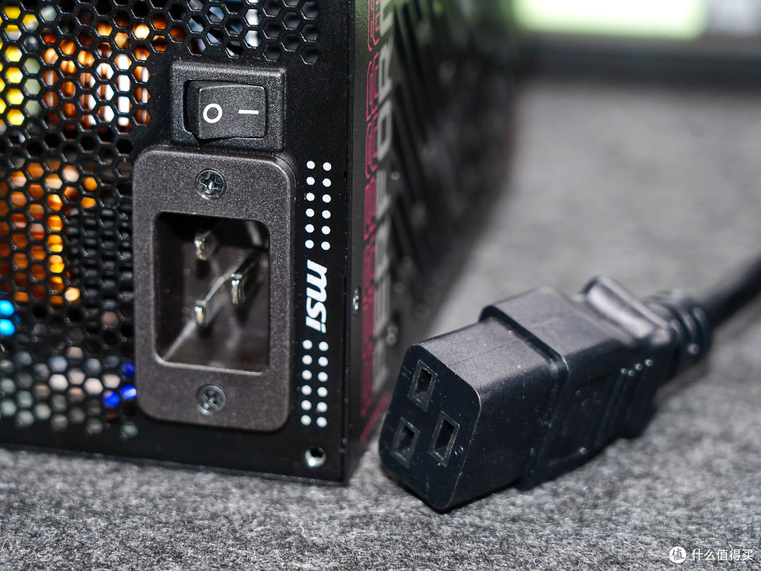 一切都是为了安全!微星MPG AI 1300TS PCIE5月神电源使用分享