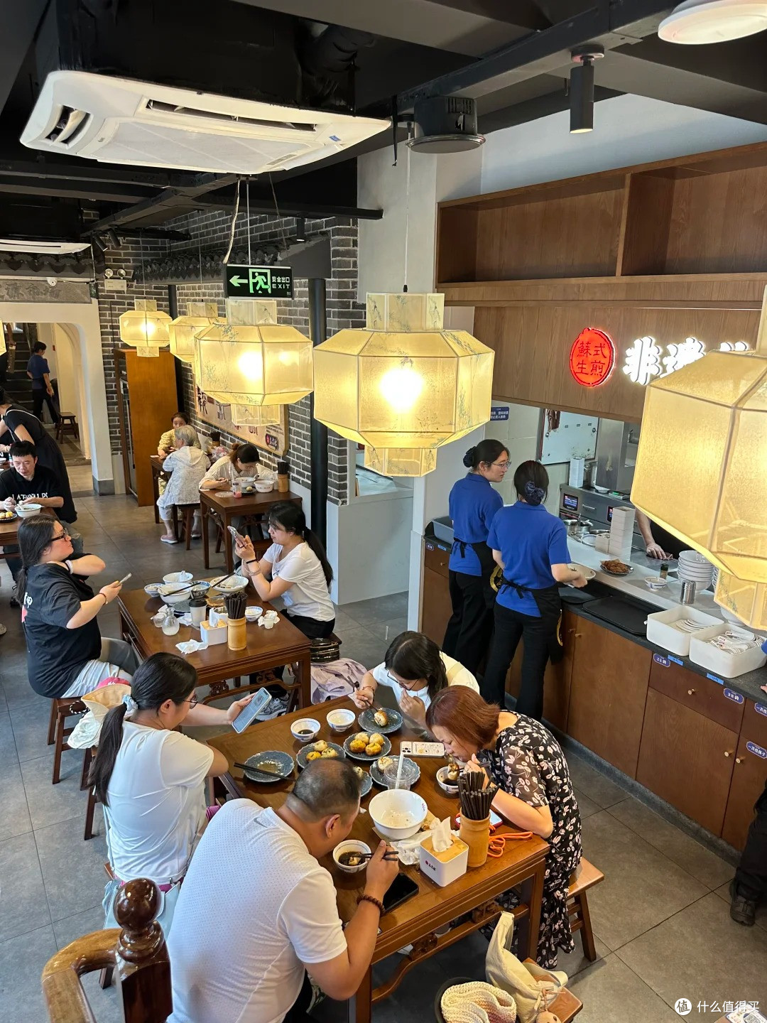 山塘街的烟火气,藏在这口生煎大锅里