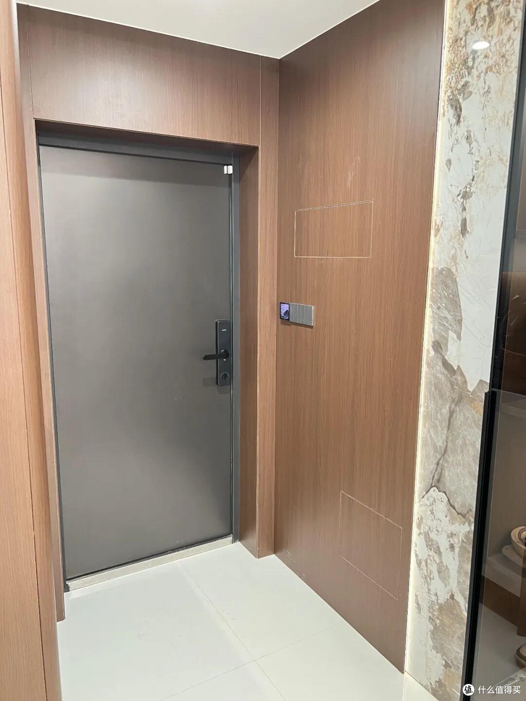 为什么越来越多家庭不装护墙板了?看完这5个硬伤,庆幸我家没装