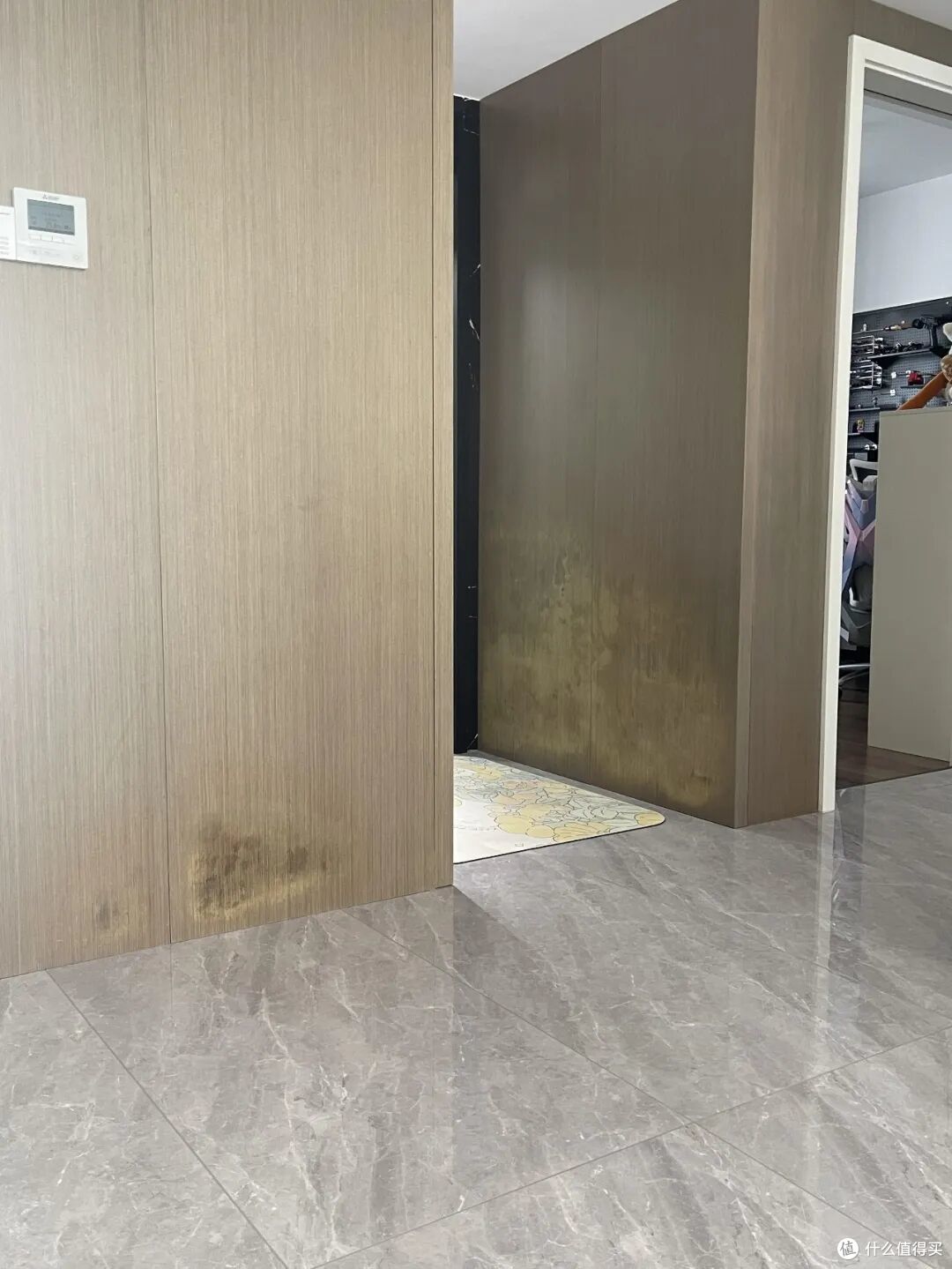 为什么越来越多家庭不装护墙板了?看完这5个硬伤,庆幸我家没装