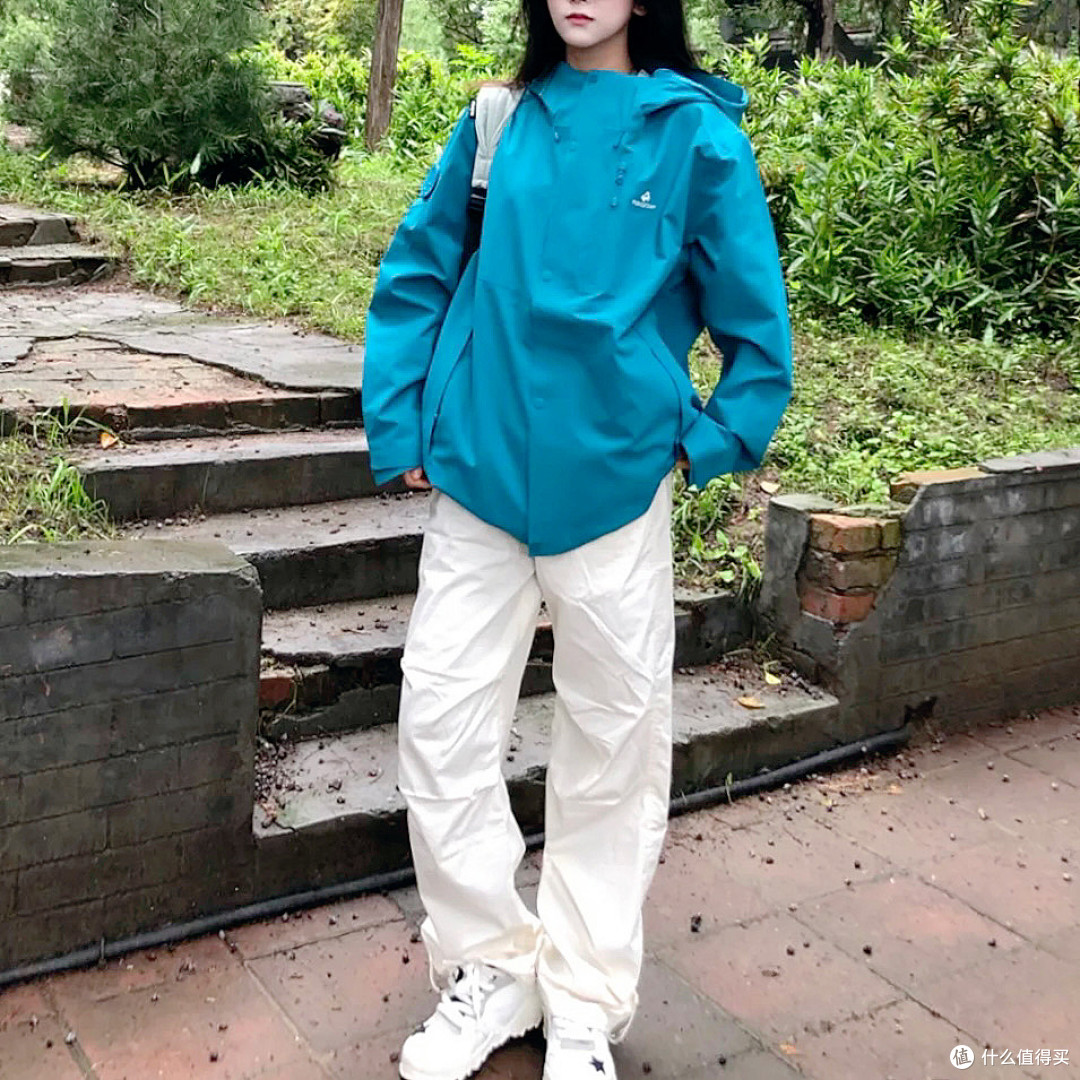 拓路者青鸟冲锋衣实测:一件"够用又好看"的山系硬壳,到底值不值