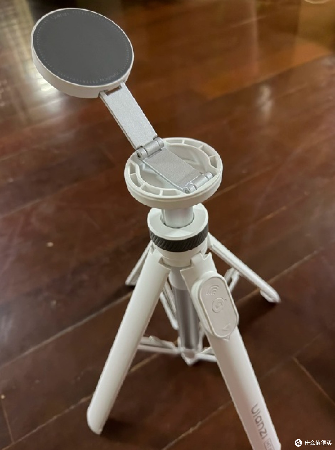 旅拍神器,触地即开太省心——优篮子 MT85 小火炬二代自拍杆