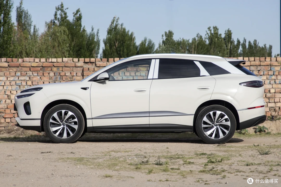 价差3000元,实测长安启源Q06对上海狮06EV,你选谁?