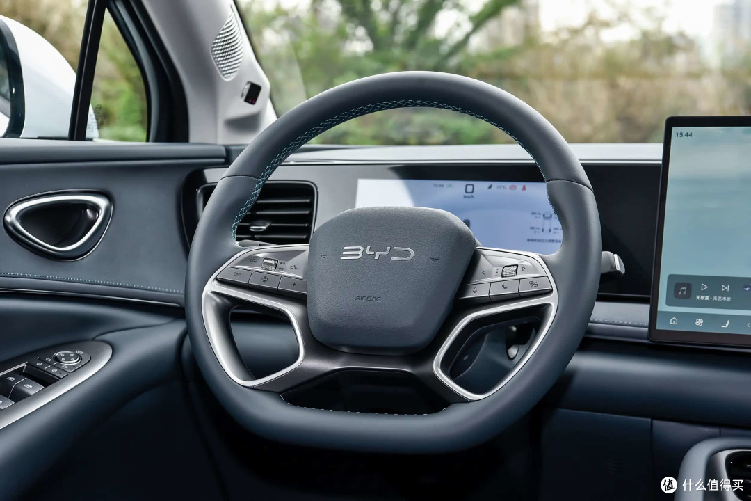 价差3000元,实测长安启源Q06对上海狮06EV,你选谁?