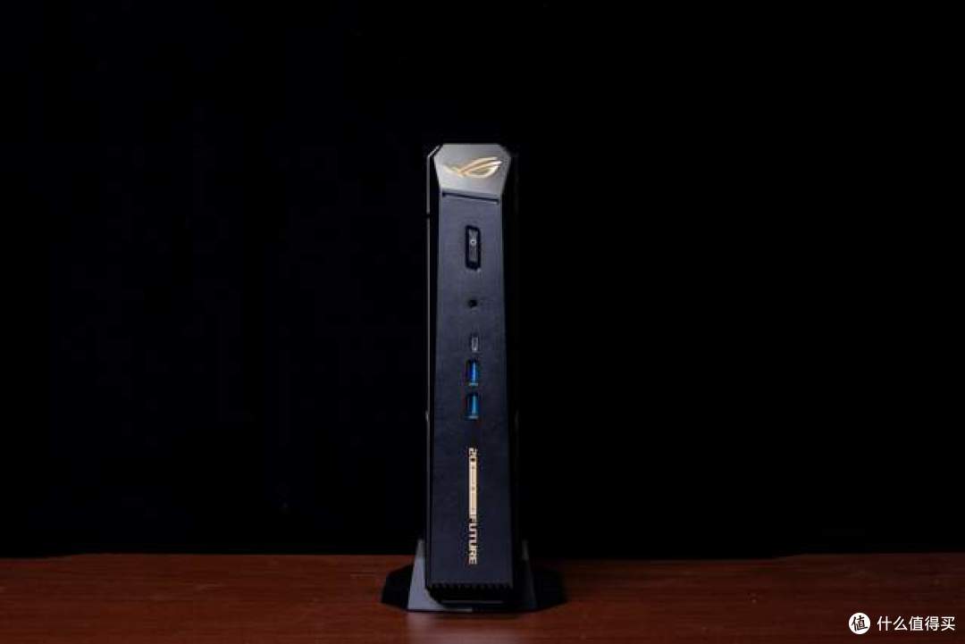 「世·多·奇·物」 ROG NUC 20周年版开箱:游戏、AI & 功耗解锁