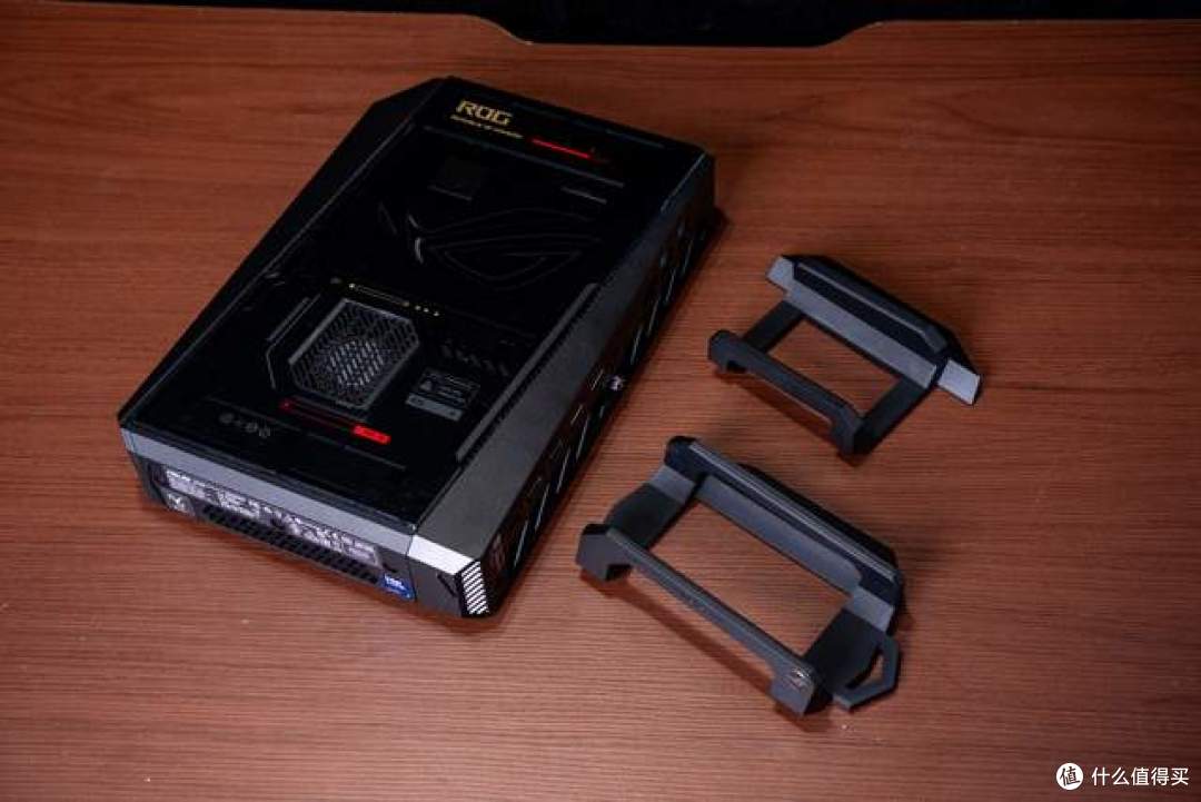「世·多·奇·物」 ROG NUC 20周年版开箱:游戏、AI & 功耗解锁