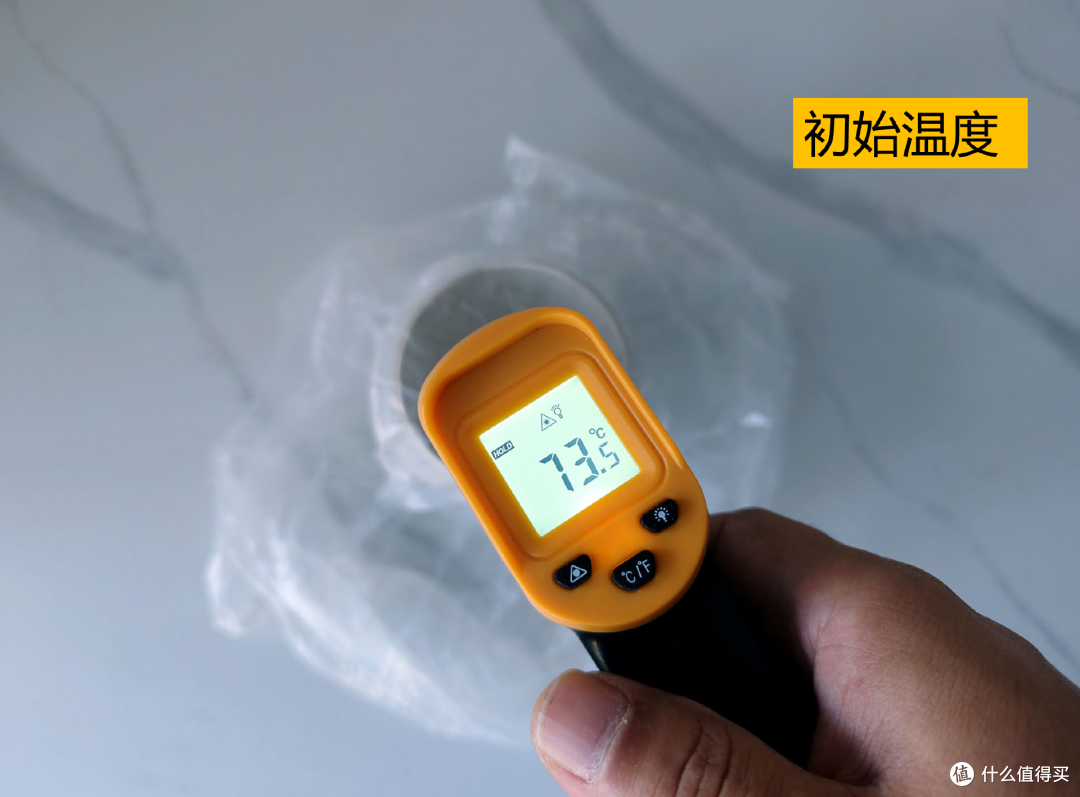千元羽绒配置,208g充绒量+90%大朵纯鸭绒填充,VBREX羽绒服实测