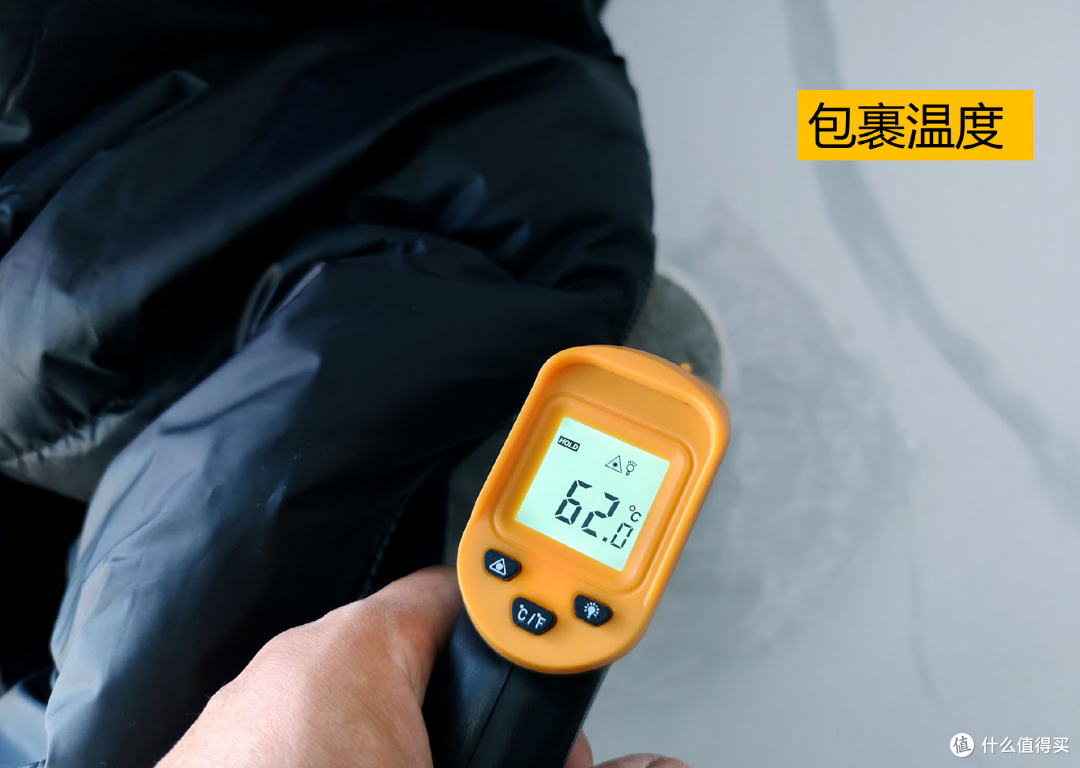 千元羽绒配置,208g充绒量+90%大朵纯鸭绒填充,VBREX羽绒服实测