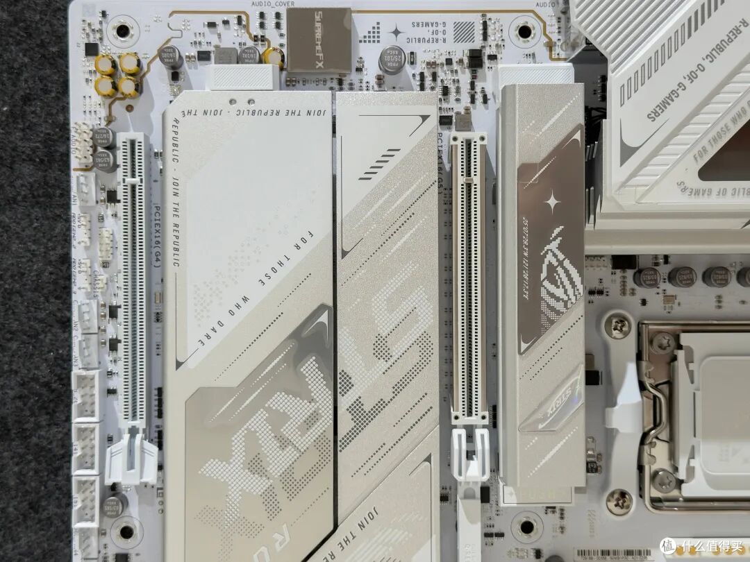 纯白颜值,黑科技加持!游戏玩家专属电竞主板ROG X870E吹雪NEO