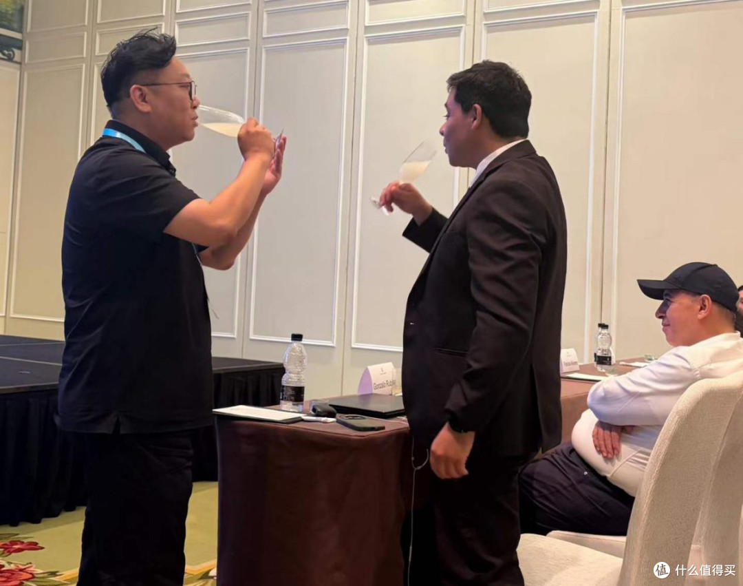 共工新闻总社副社长黄伟健出席中智经贸交流会 共探合作新路径