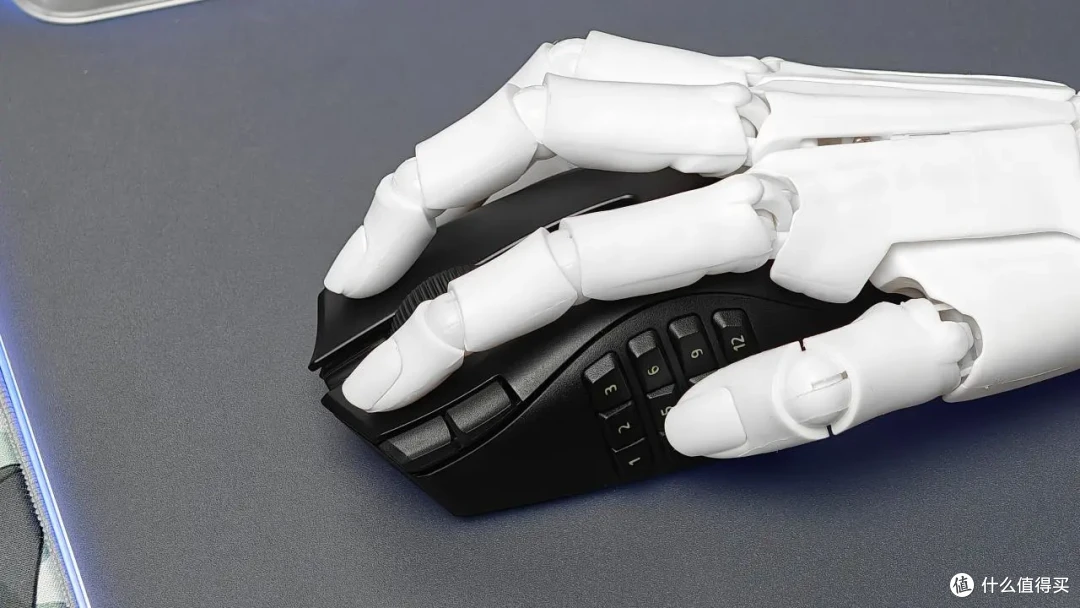 能打电话的鼠标?它终于更新了!雷蛇那伽梵蛇V3专业版