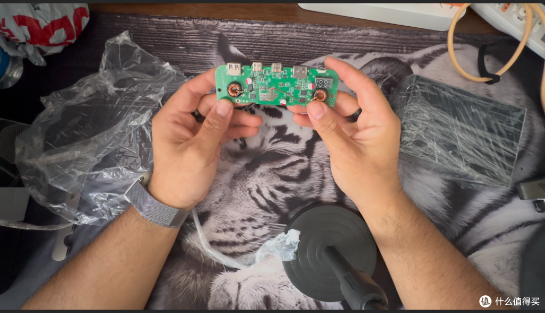 【探长DIY】24元PD100W DIY充电宝套件开箱｜媳妇送的手工作业