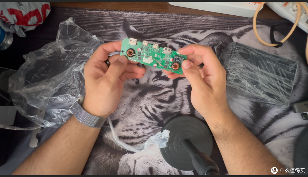 【探长DIY】24元PD100W DIY充电宝套件开箱｜媳妇送的手工作业