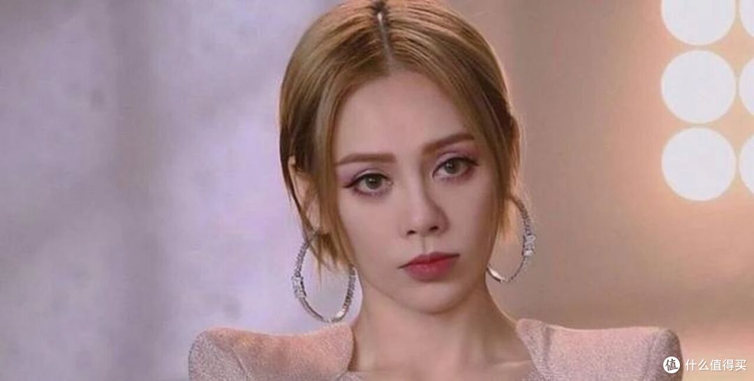 影后一个月刷200部短剧:宁静一句话,撕开AI漫剧的真面目